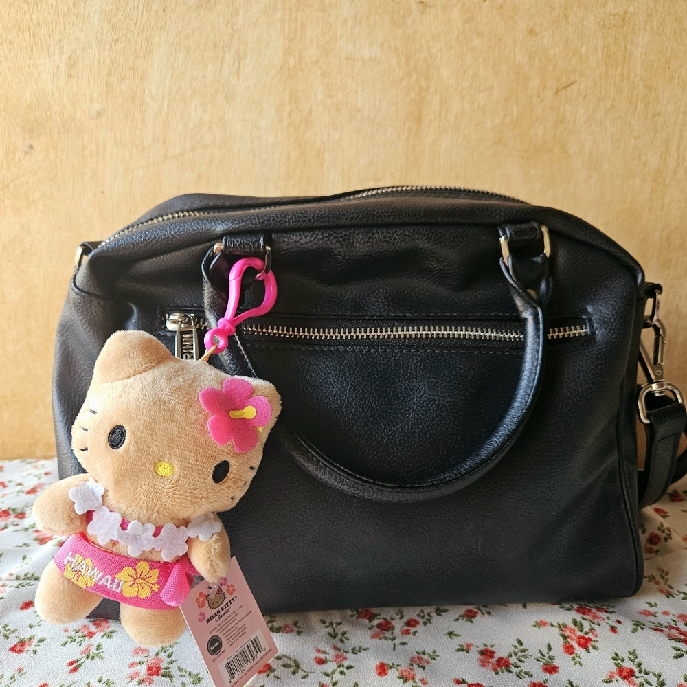 🍒[NWT] Hello Kitty Keychain | Keyring | Plush *Hawaii Exclusive* - Picture 8 of 16